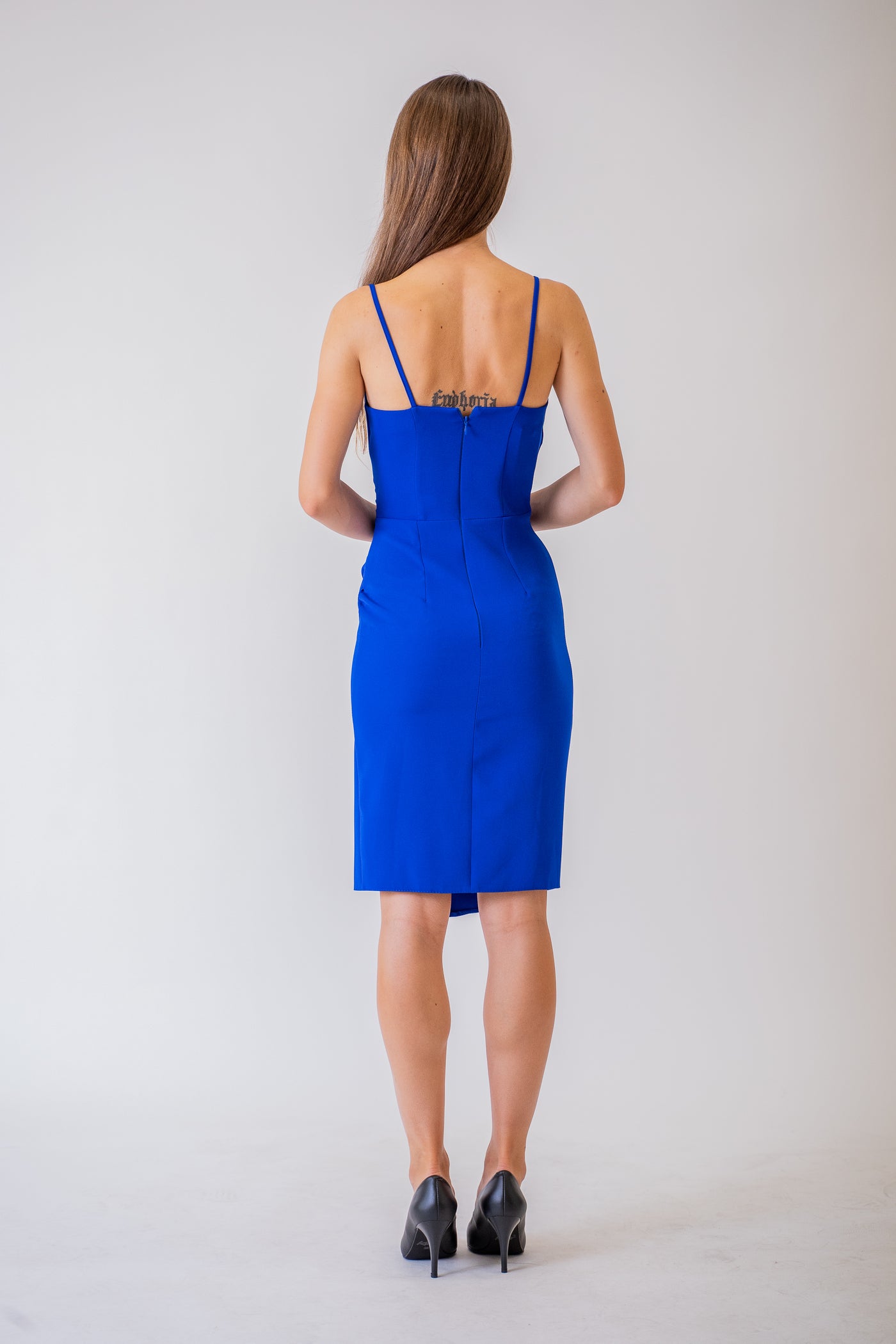 Modré krátke puzdrové šaty - spoločenské šaty