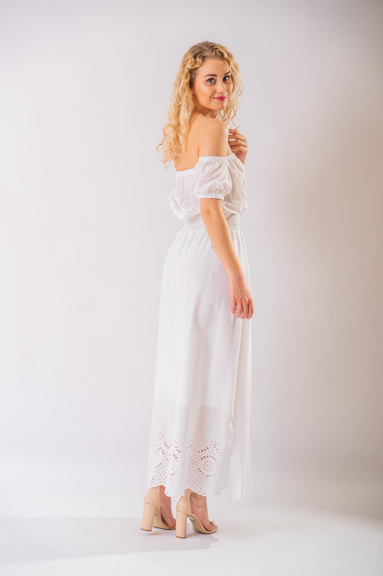 Biele madeirové maxi šaty
