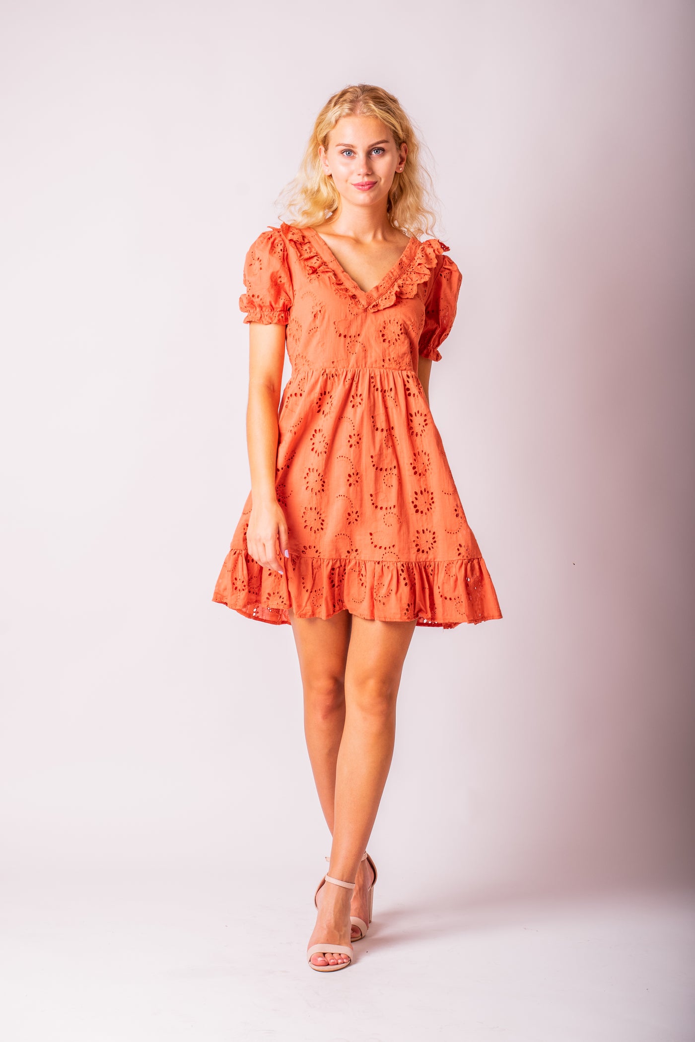 Oranžové madeirové šaty s mašľou