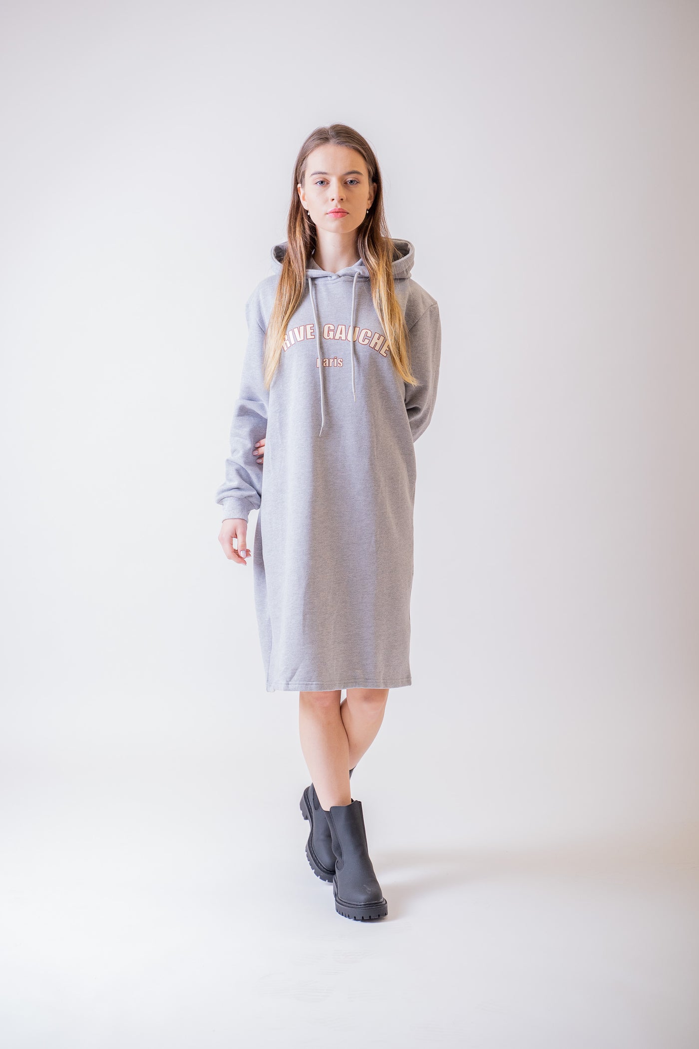 Sivé šaty s kapucňou - Šaty