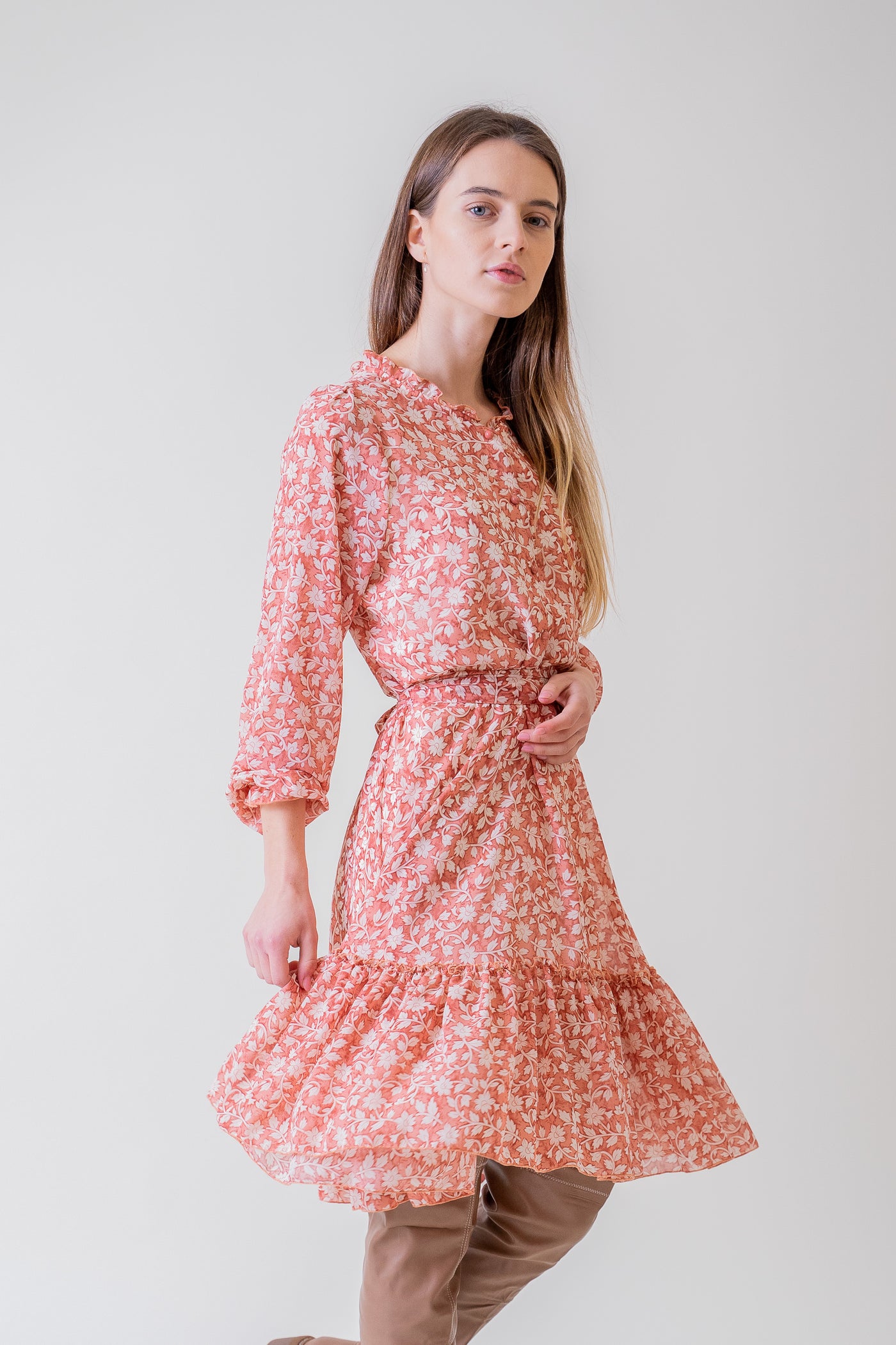 Ružové šaty s malou potlačou - Šaty