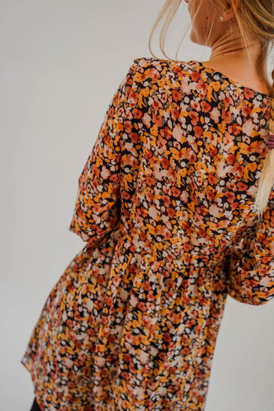 Krátke šaty s kvetinovou potlačou - Šaty