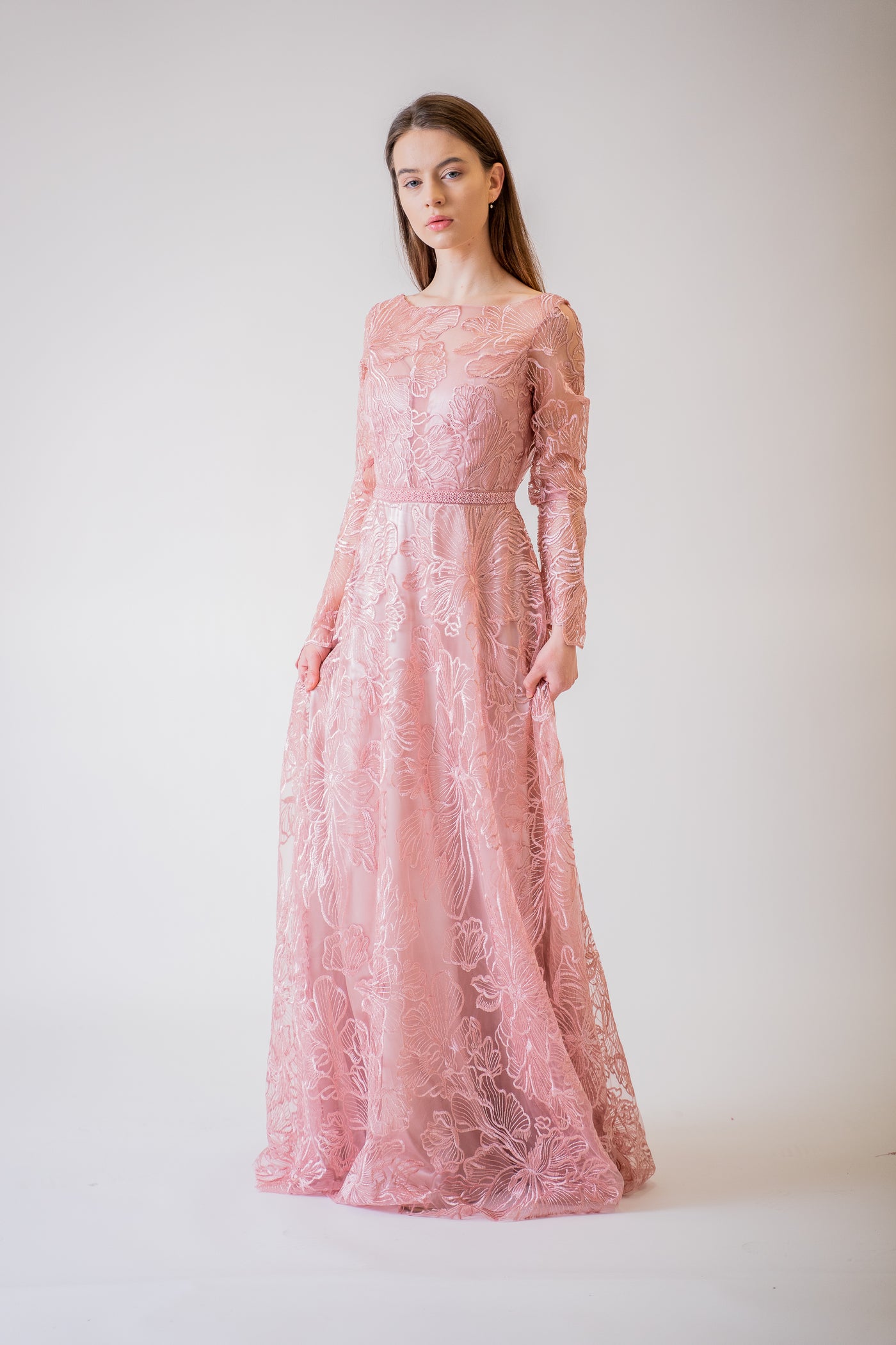 Ružové dlhé čipkované spoločenské šaty - spoločenské šaty