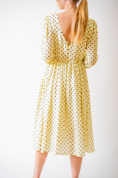Žlté bodkované midi šaty - spoločenské šaty