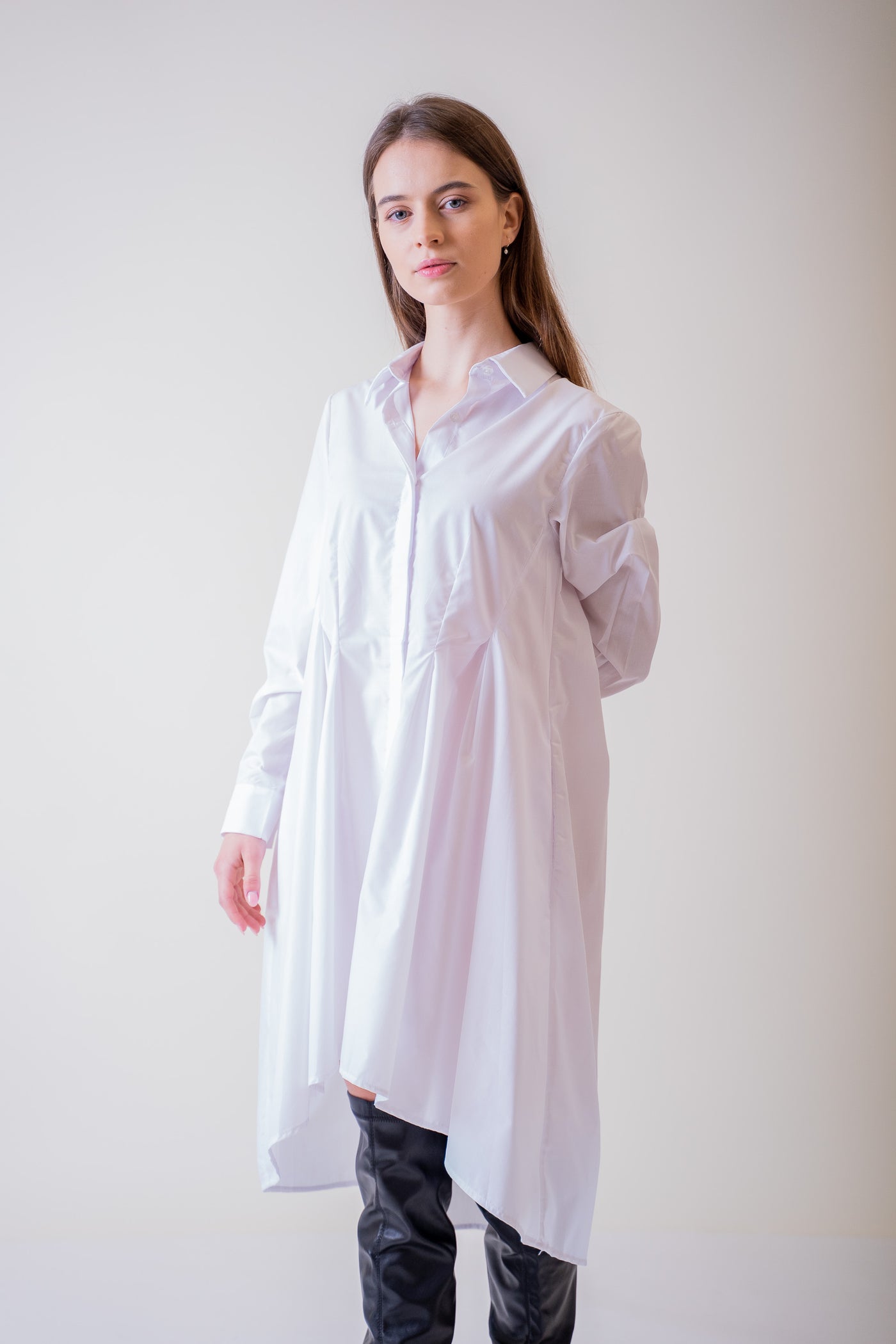Biele asymetrické košeľové šaty - Šaty