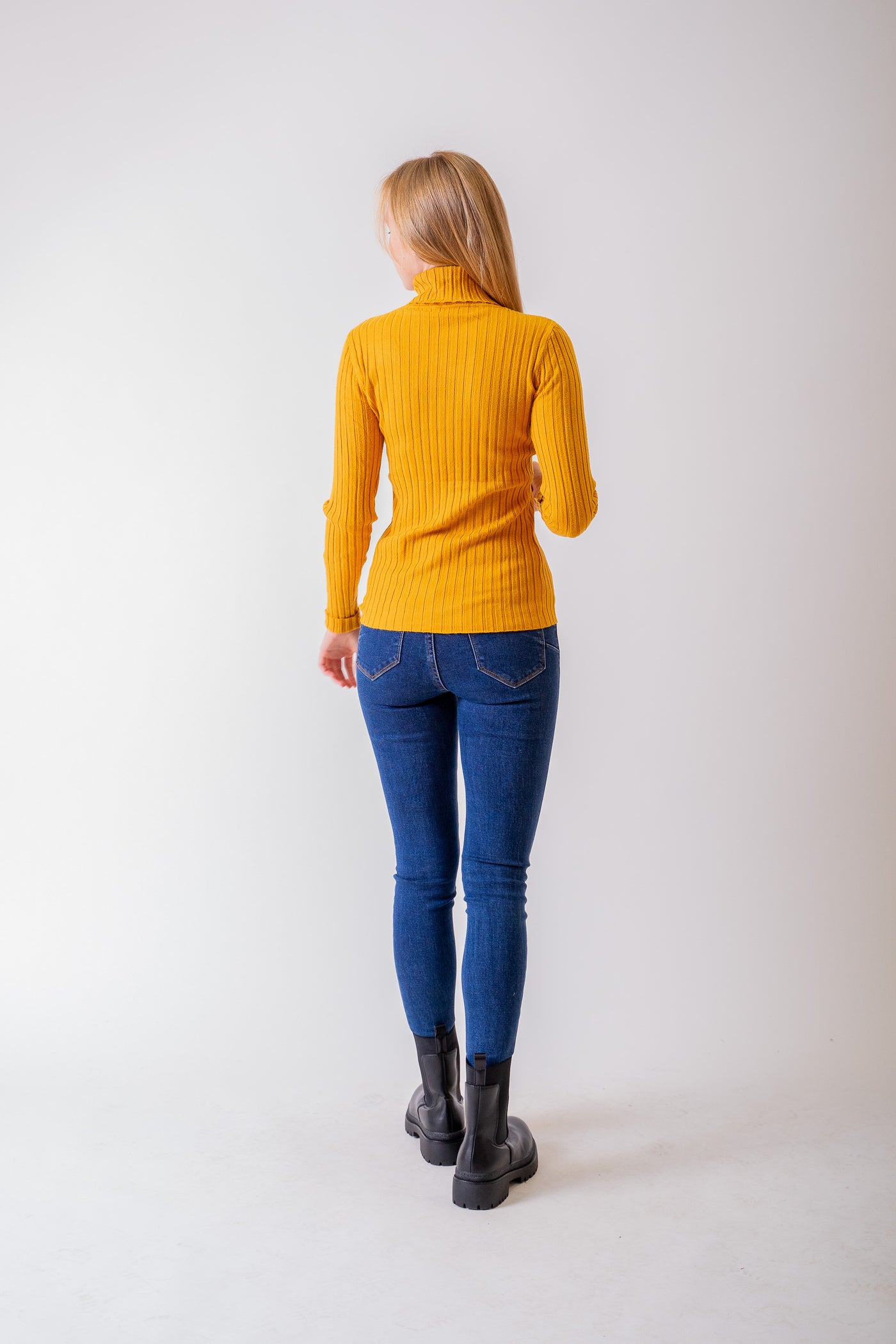 Žltý vrúbkovaný rolákový sveter - UNI - Top